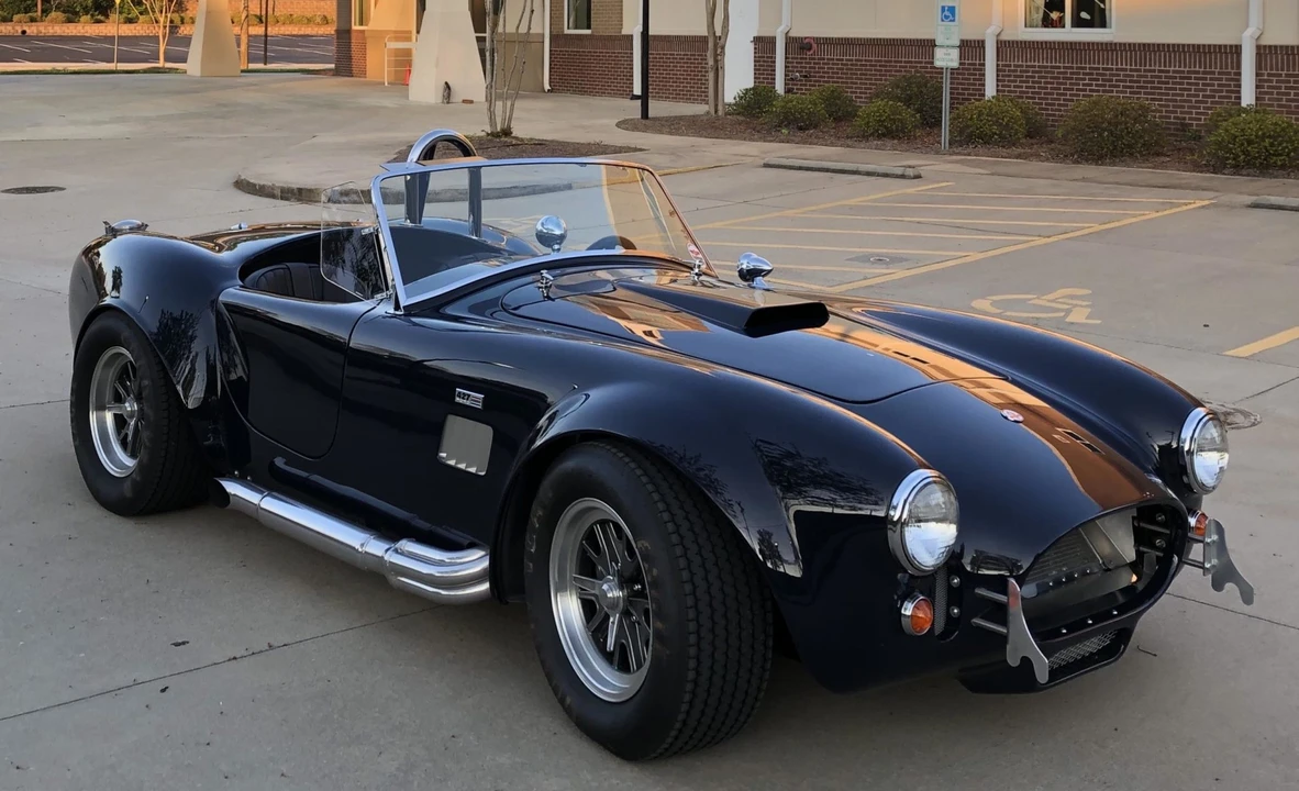 Shelby Cobra Replica - Image 9 of 31