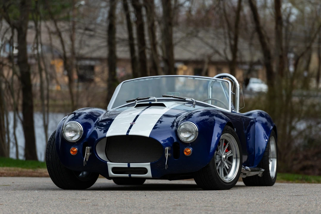 Shelby Cobra Replica - Image 8 of 31