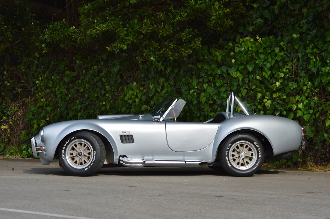 Shelby Cobra Replica - Image 6 of 31