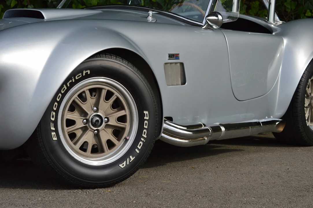 Shelby Cobra Replica - Image 18 of 31