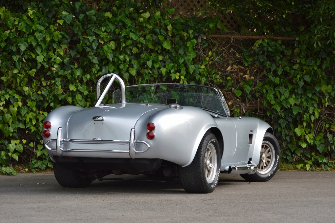 Shelby Cobra Replica - Image 8 of 31