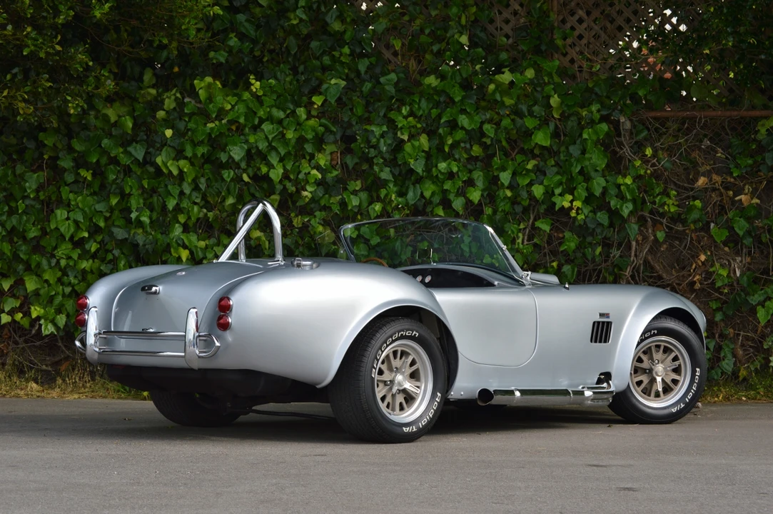 Shelby Cobra Replica - Image 10 of 31