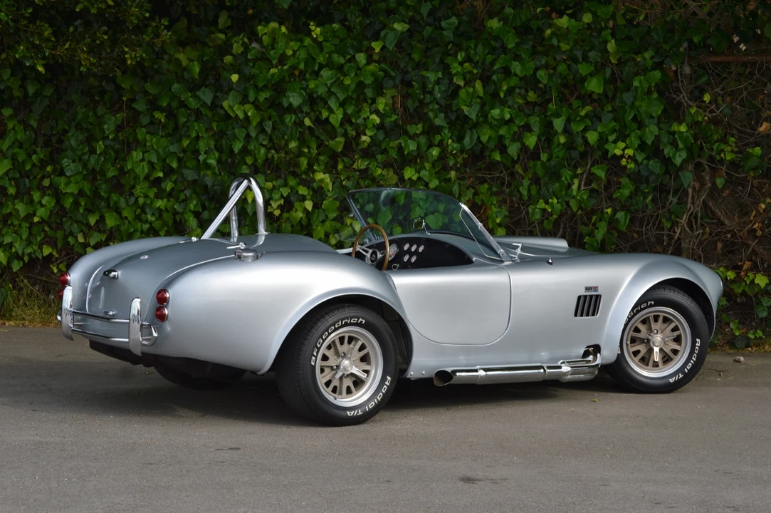Shelby Cobra Replica - Image 9 of 31