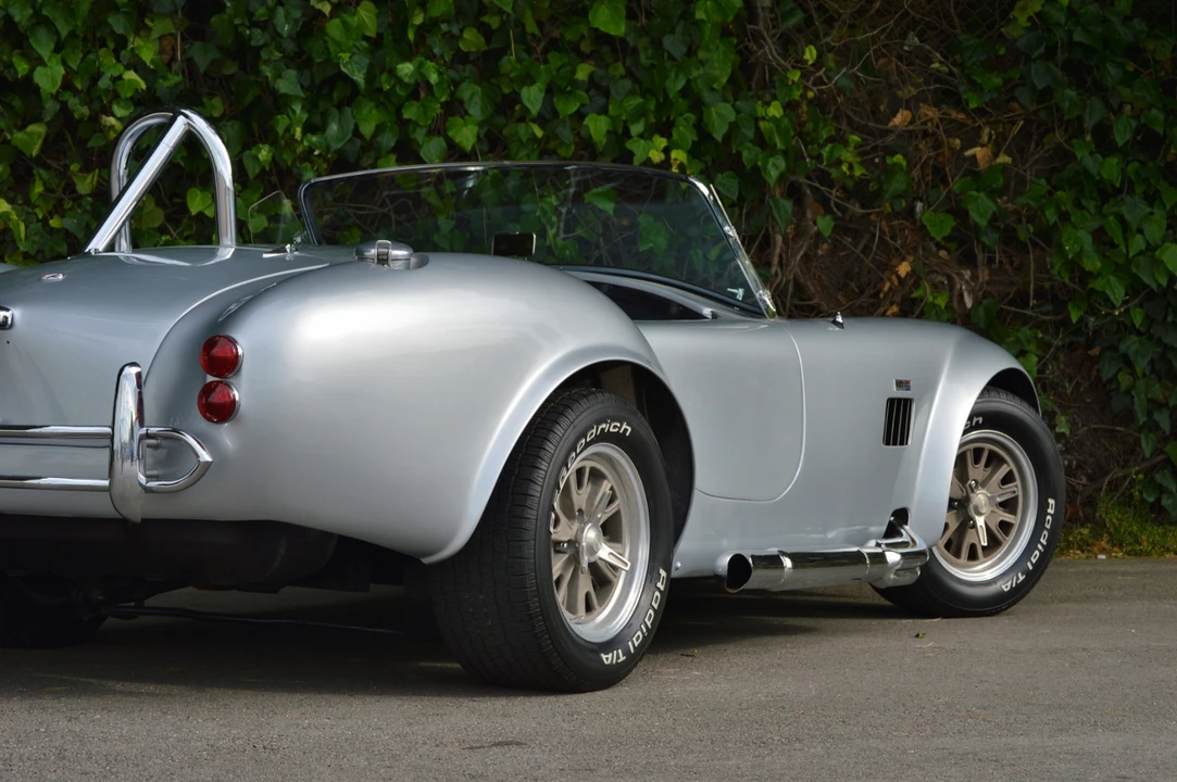 Shelby Cobra Replica - Image 28 of 31