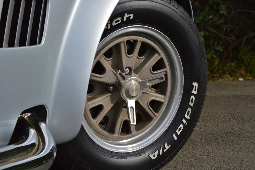 Shelby Cobra Replica - Image 24 of 31