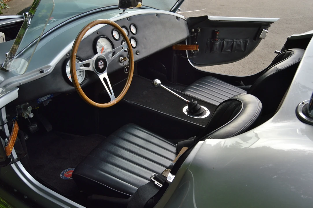 Shelby Cobra Replica - Image 29 of 31