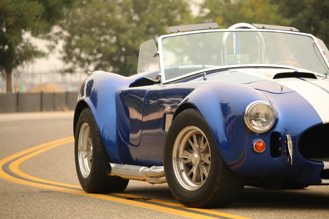 Shelby Cobra Replica - Image 17 of 31
