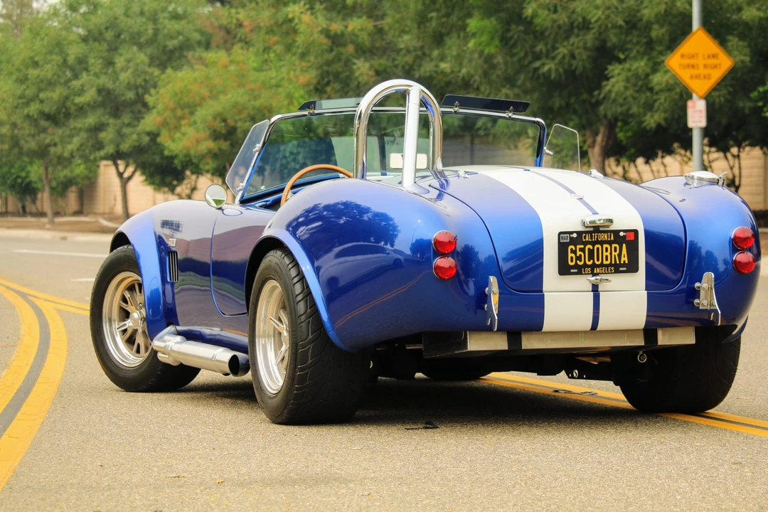 Shelby Cobra Replica - Image 15 of 31