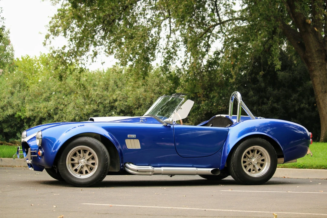 Shelby Cobra Replica - Image 2 of 31