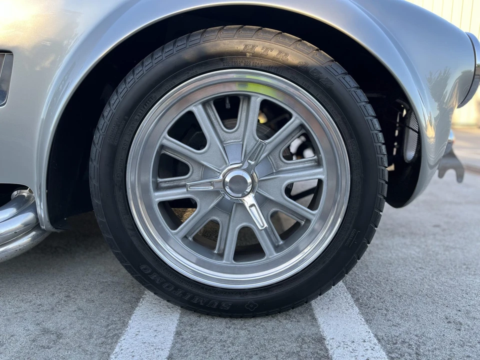 Shelby Cobra Replica - Image 27 of 31