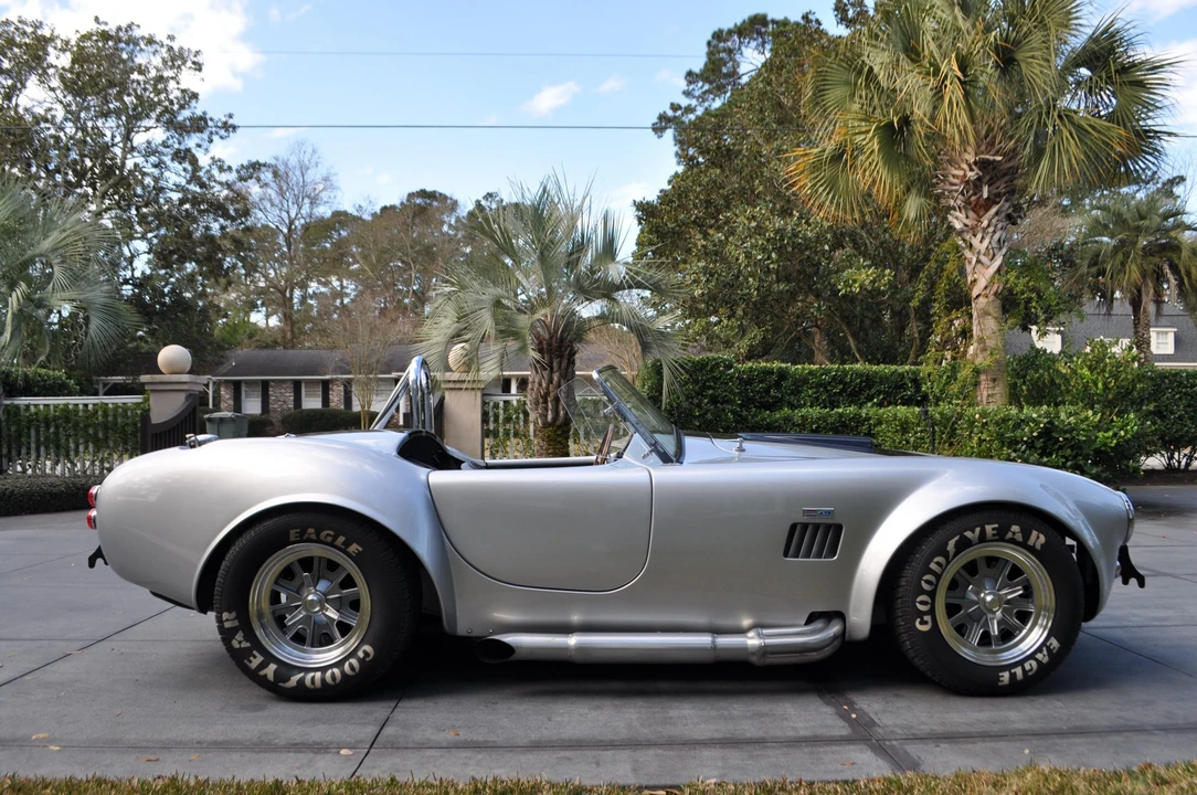 Shelby Cobra Replica - Image 7 of 31