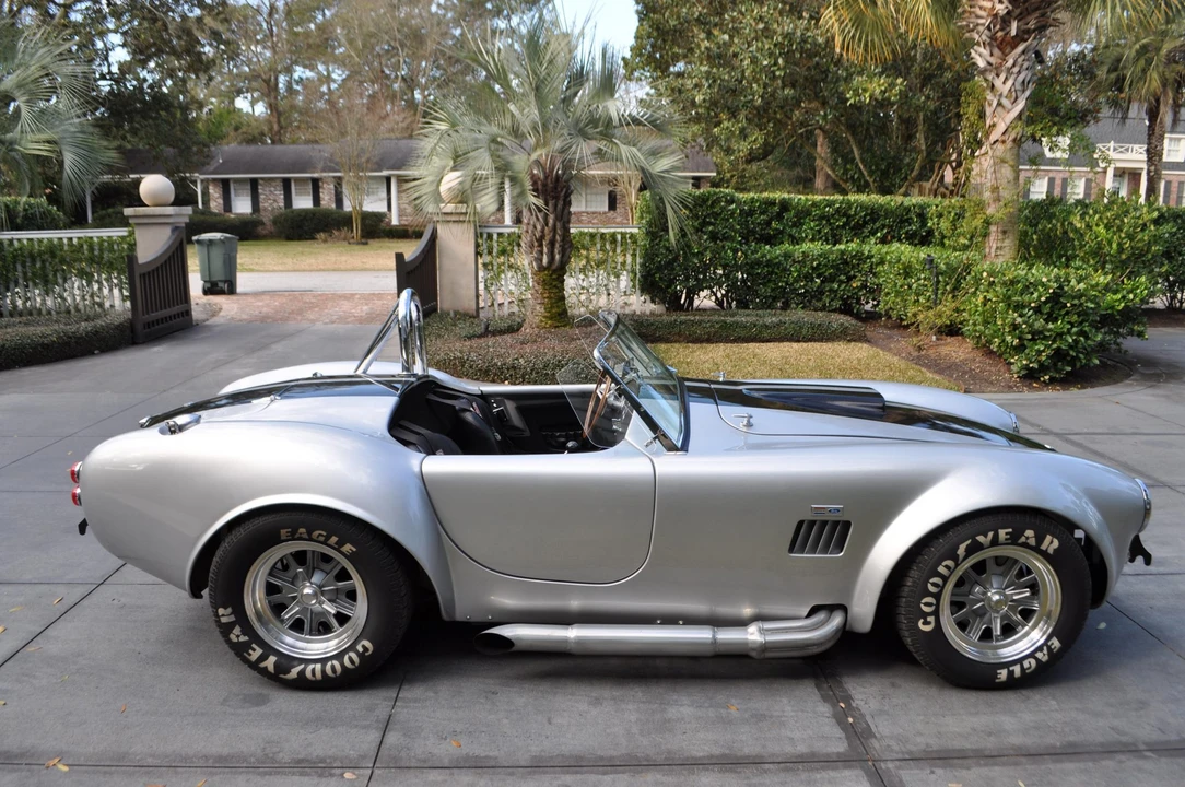 Shelby Cobra Replica - Image 8 of 31