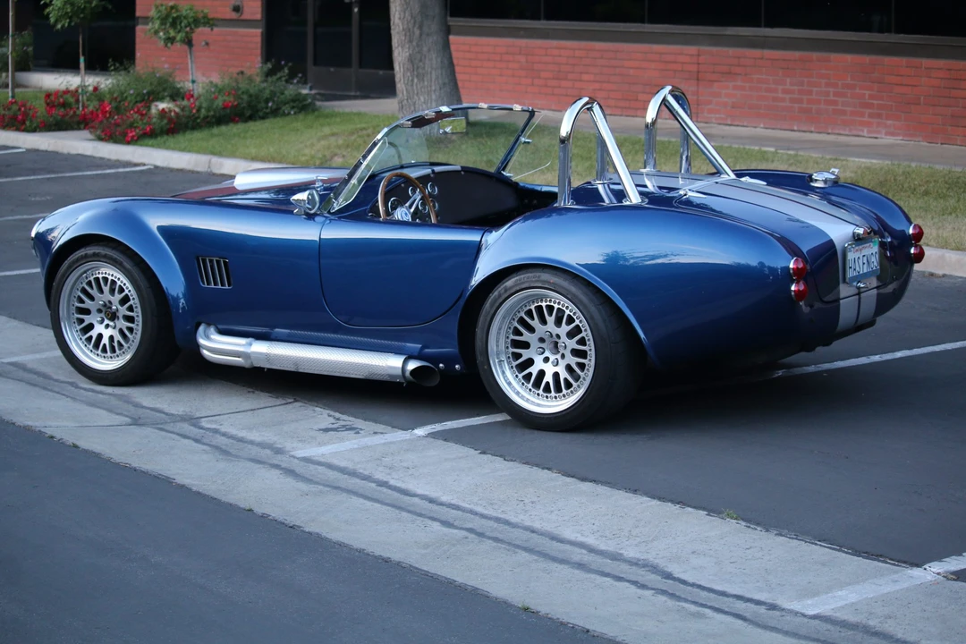 Shelby Cobra Replica - Image 8 of 31