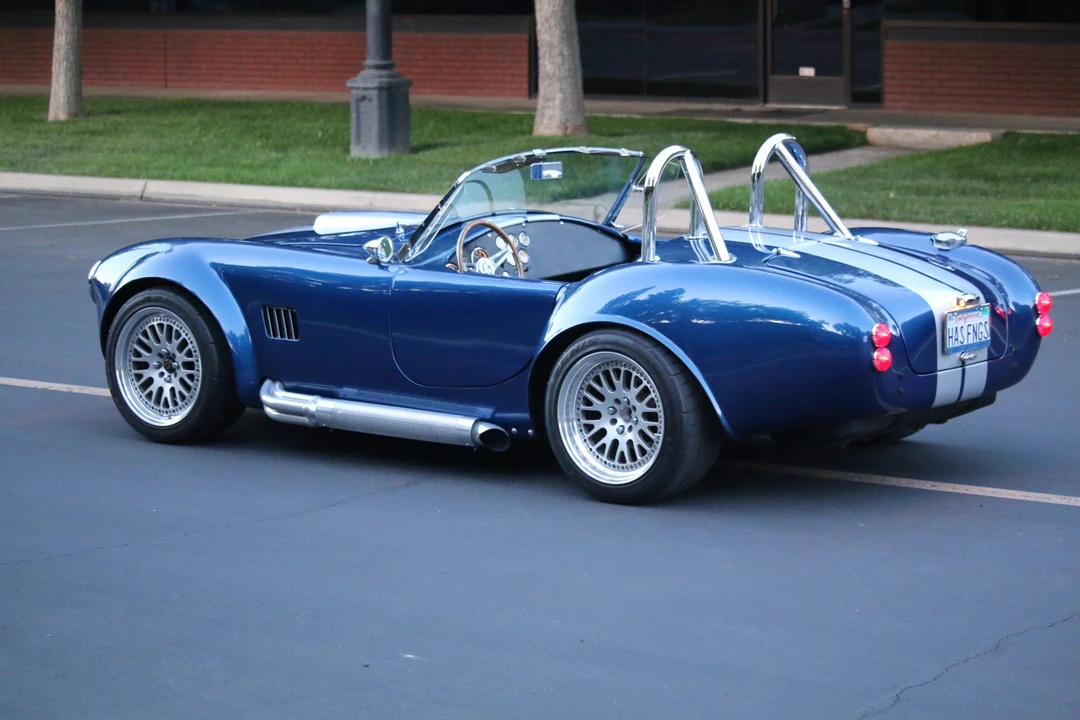 Shelby Cobra Replica - Image 7 of 31