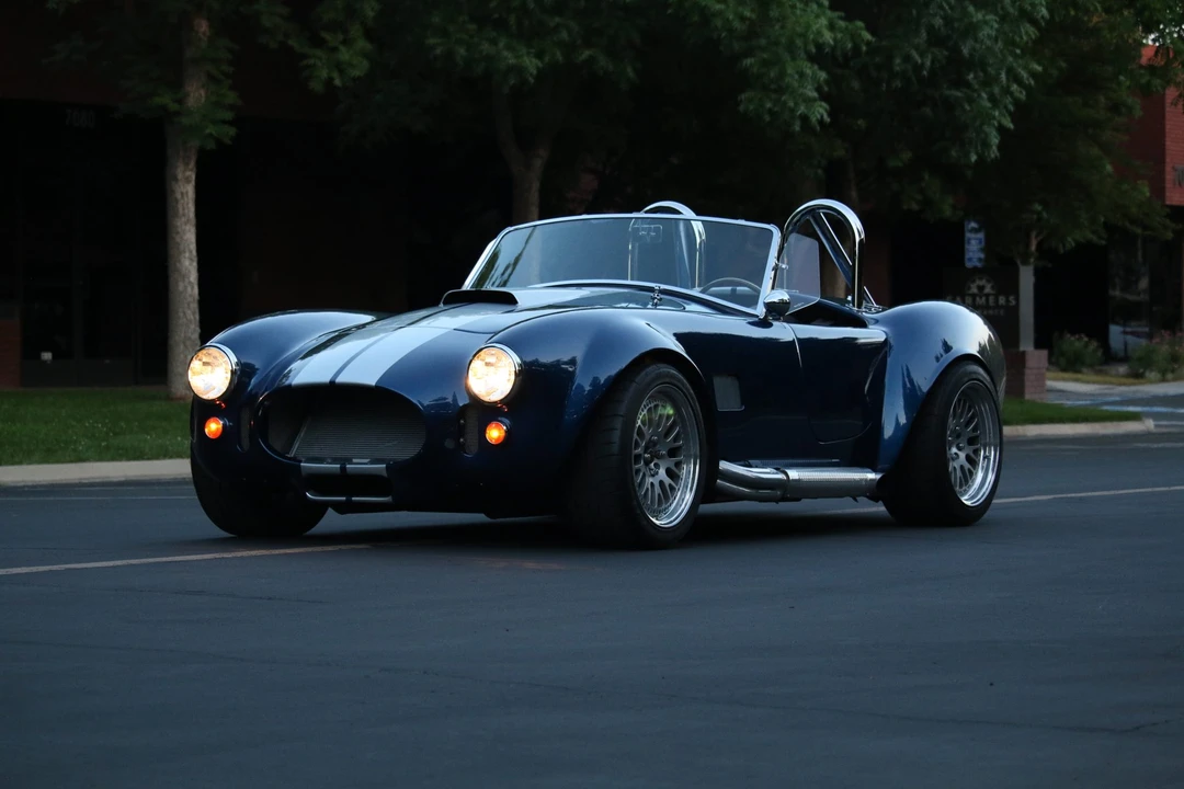 Shelby Cobra Replica - Image 2 of 31