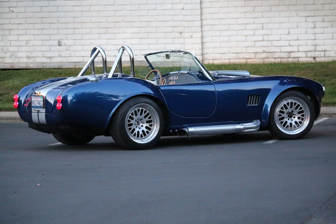 Shelby Cobra Replica - Image 15 of 31
