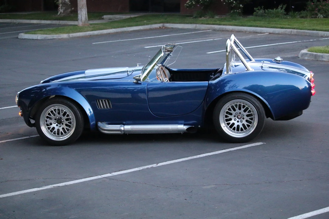 Shelby Cobra Replica - Image 5 of 31