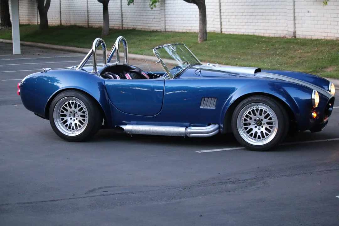 Shelby Cobra Replica - Image 16 of 31