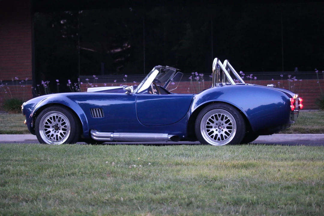 Shelby Cobra Replica - Image 6 of 31