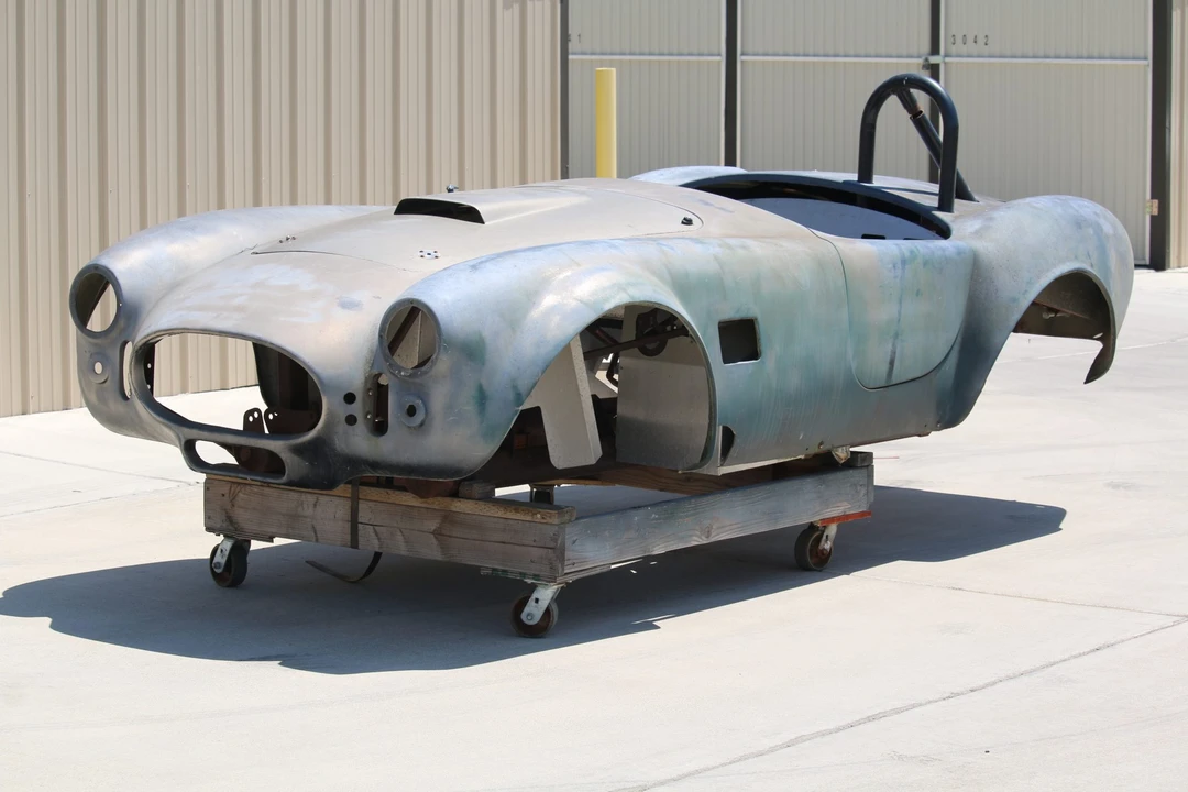 Shelby Cobra Replica - Image 7 of 31