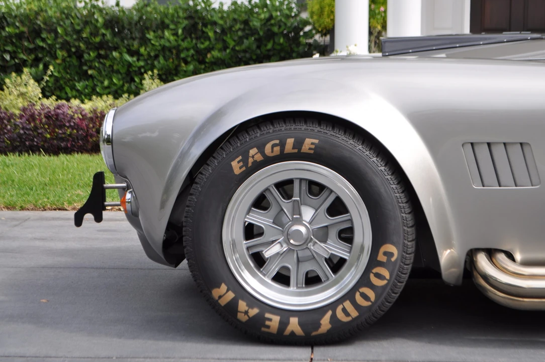 Shelby Cobra Replica - Image 30 of 31
