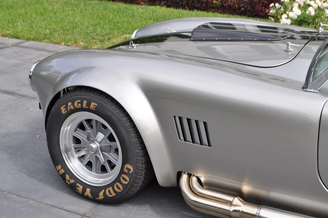 Shelby Cobra Replica - Image 23 of 31
