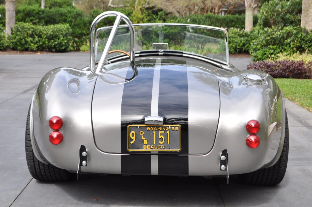 Shelby Cobra Replica - Image 8 of 31