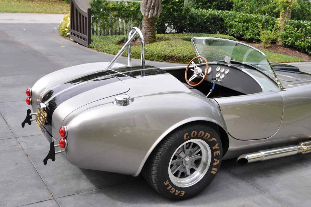 Shelby Cobra Replica - Image 14 of 31