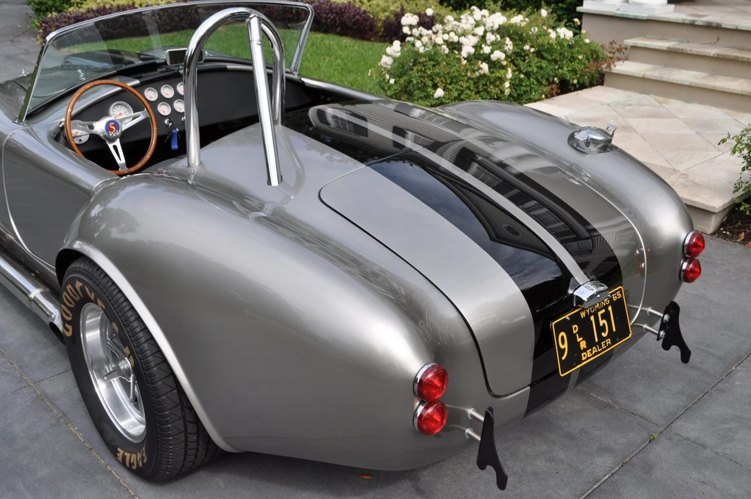 Shelby Cobra Replica - Image 27 of 31