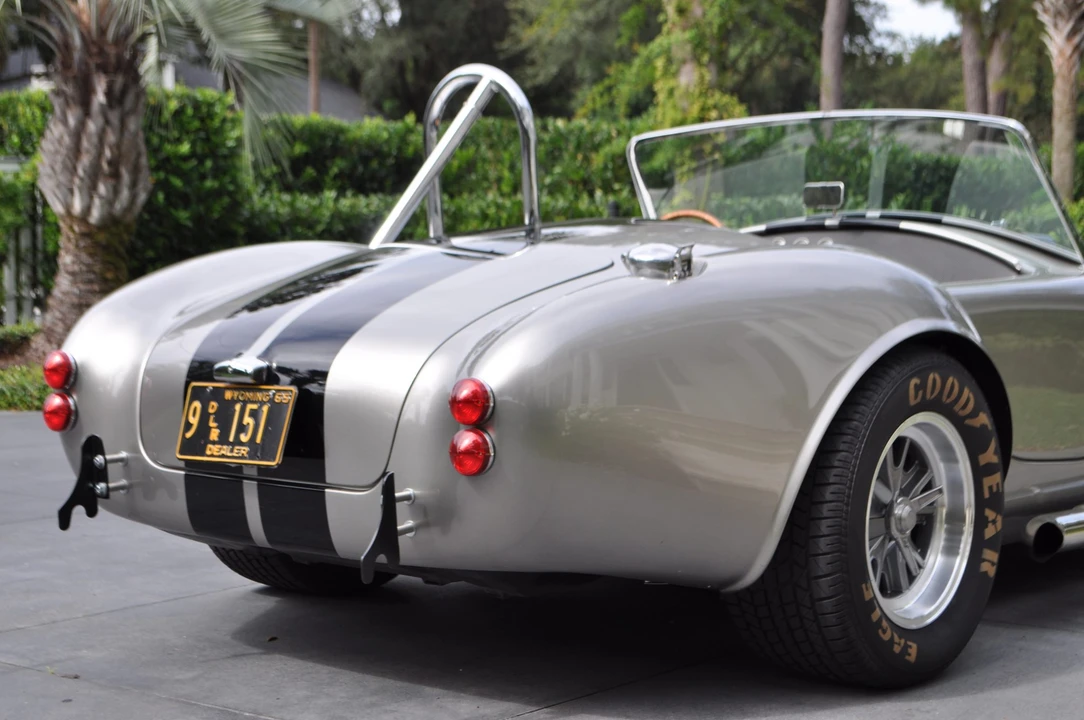Shelby Cobra Replica - Image 13 of 31