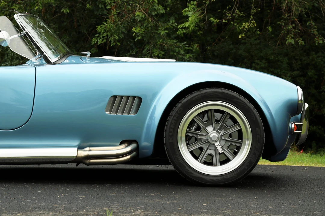 Shelby Cobra Replica - Image 27 of 31