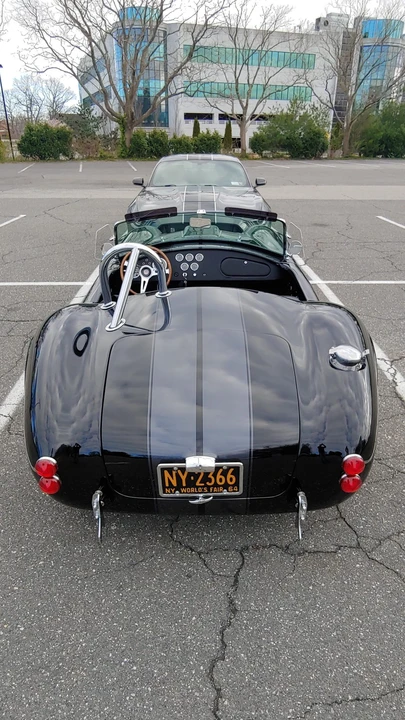 Shelby Cobra Replica - Image 27 of 31