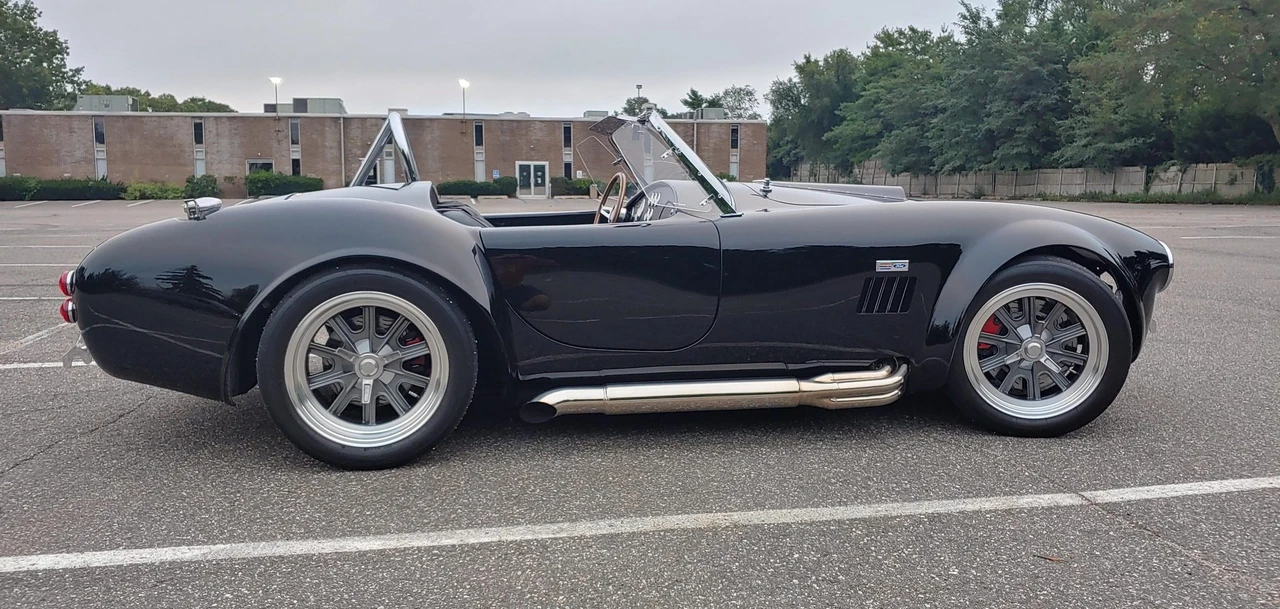 Shelby Cobra Replica - Image 17 of 31