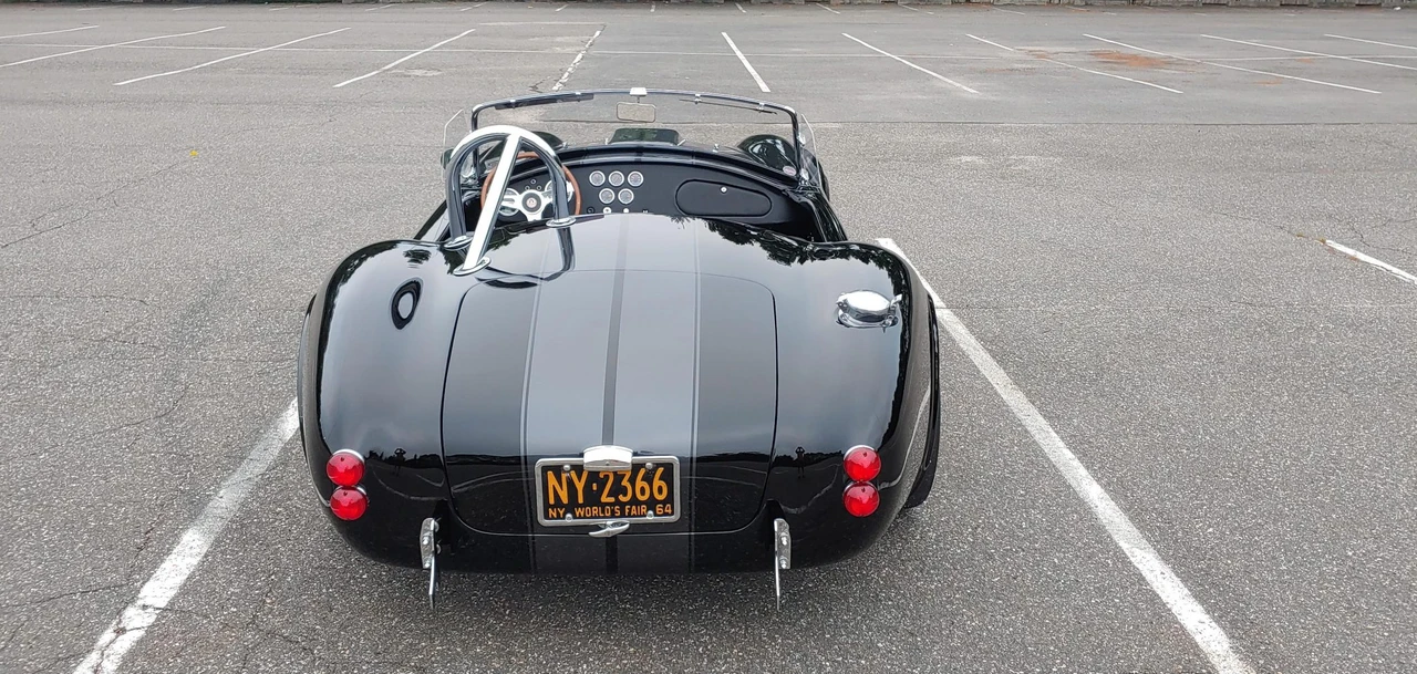 Shelby Cobra Replica - Image 24 of 31