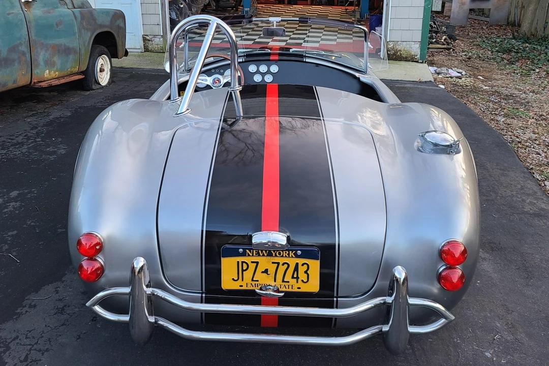 Shelby Cobra Replica - Image 25 of 31