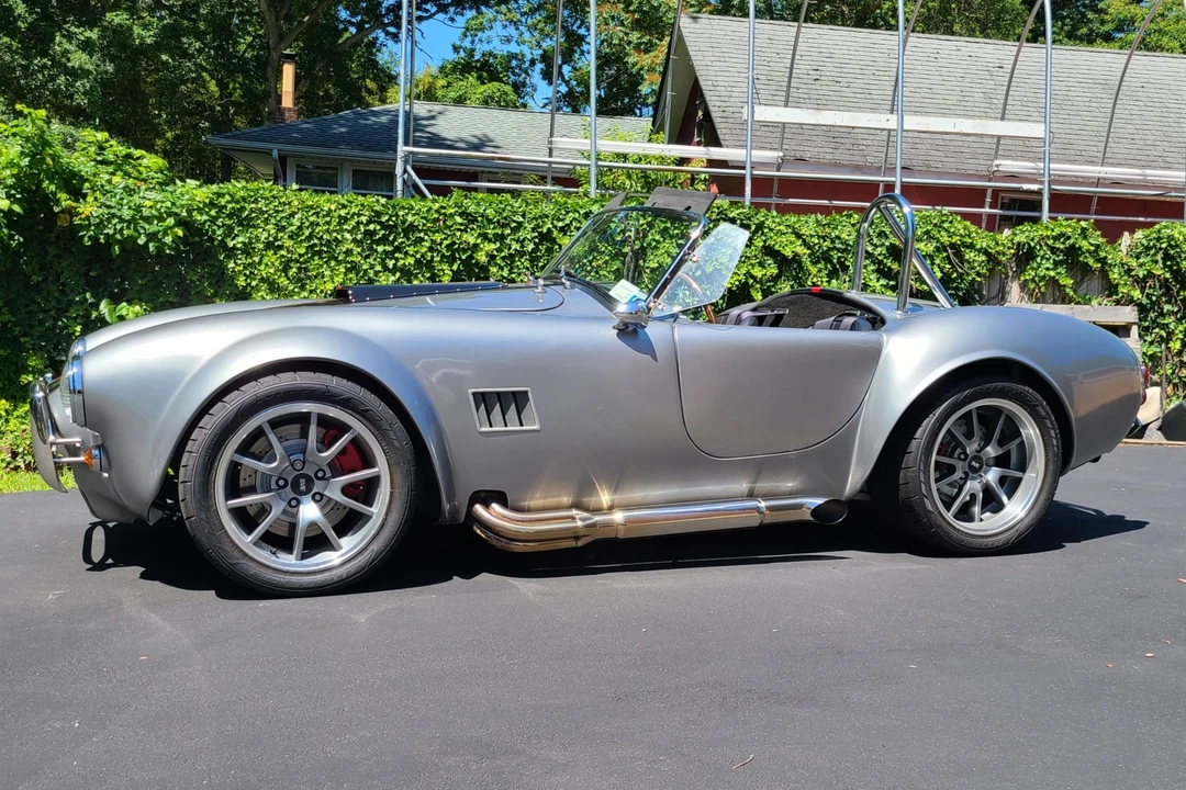 Shelby Cobra Replica - Image 2 of 31