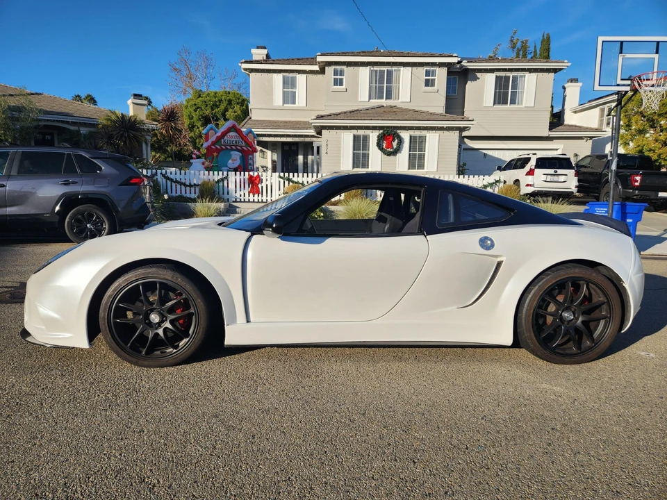 Factory Five 818 - Image 14 of 31