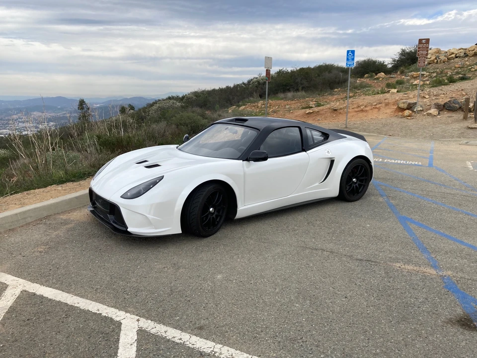 Factory Five 818 - Image 2 of 31