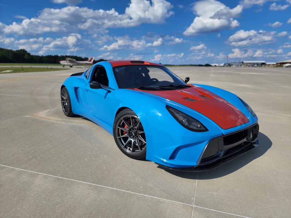 Factory Five 818 - Image 2 of 31
