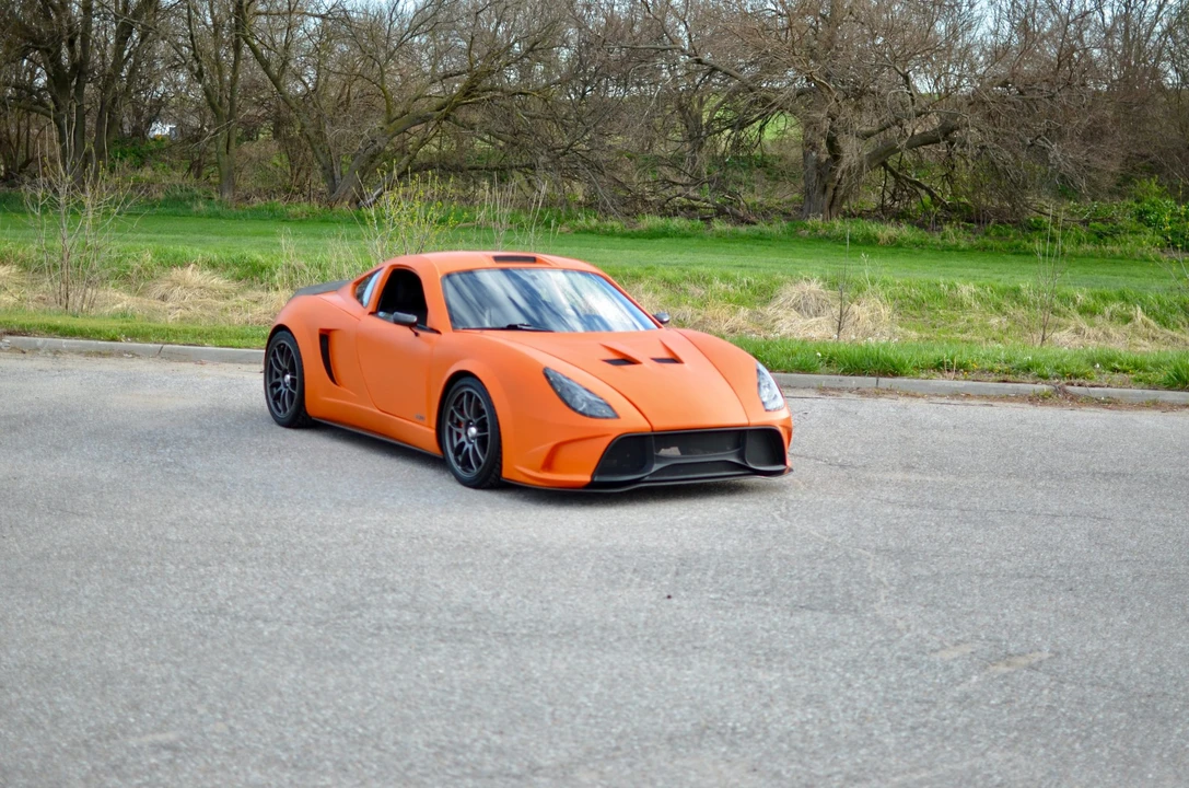 Factory Five 818 - Image 2 of 31