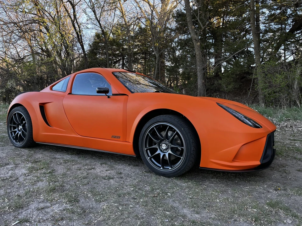 Factory Five 818 - Image 2 of 31