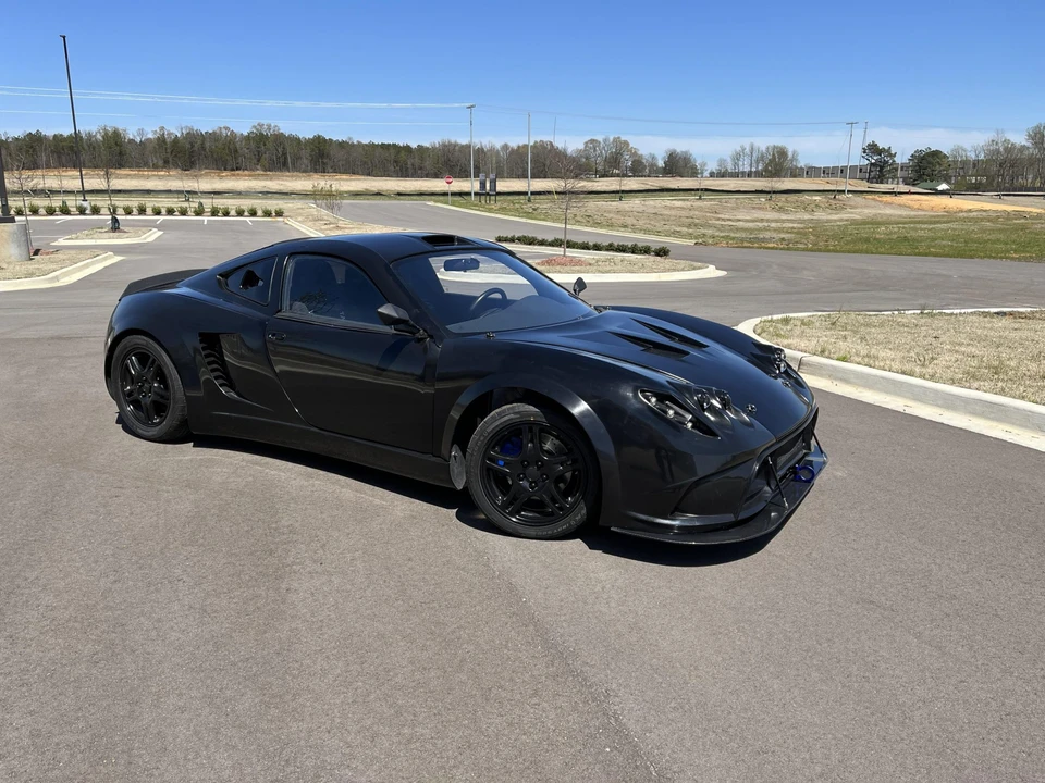 Factory Five 818 - Image 2 of 31