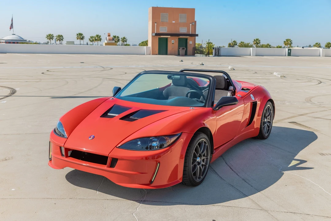 Factory Five 818 - Image 2 of 31