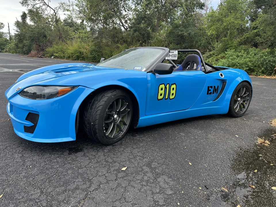 Factory Five 818 - Image 2 of 31