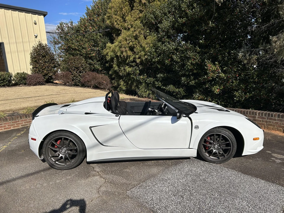 Factory Five 818 - Image 3 of 31