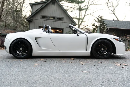 Factory Five 818 - Image 4 of 31