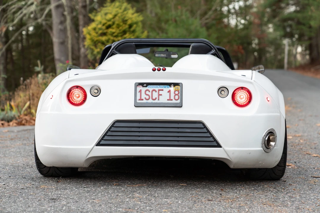 Factory Five 818 - Image 14 of 31