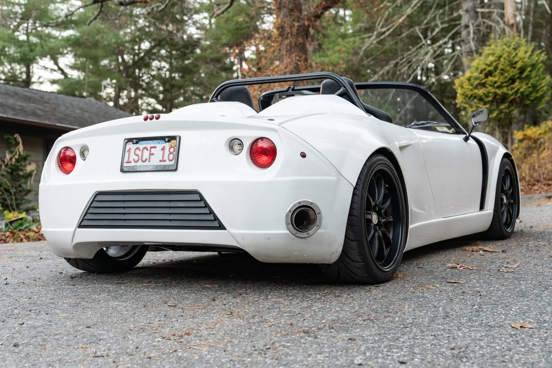 Factory Five 818 - Image 7 of 31