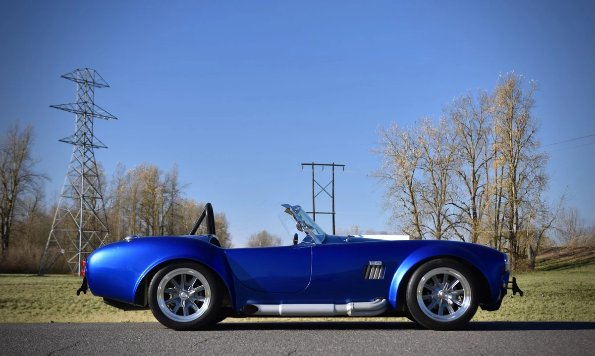 Shelby Cobra Replica - Image 11 of 31