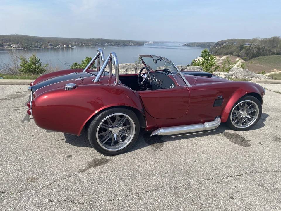 Shelby Cobra Replica - Image 8 of 31